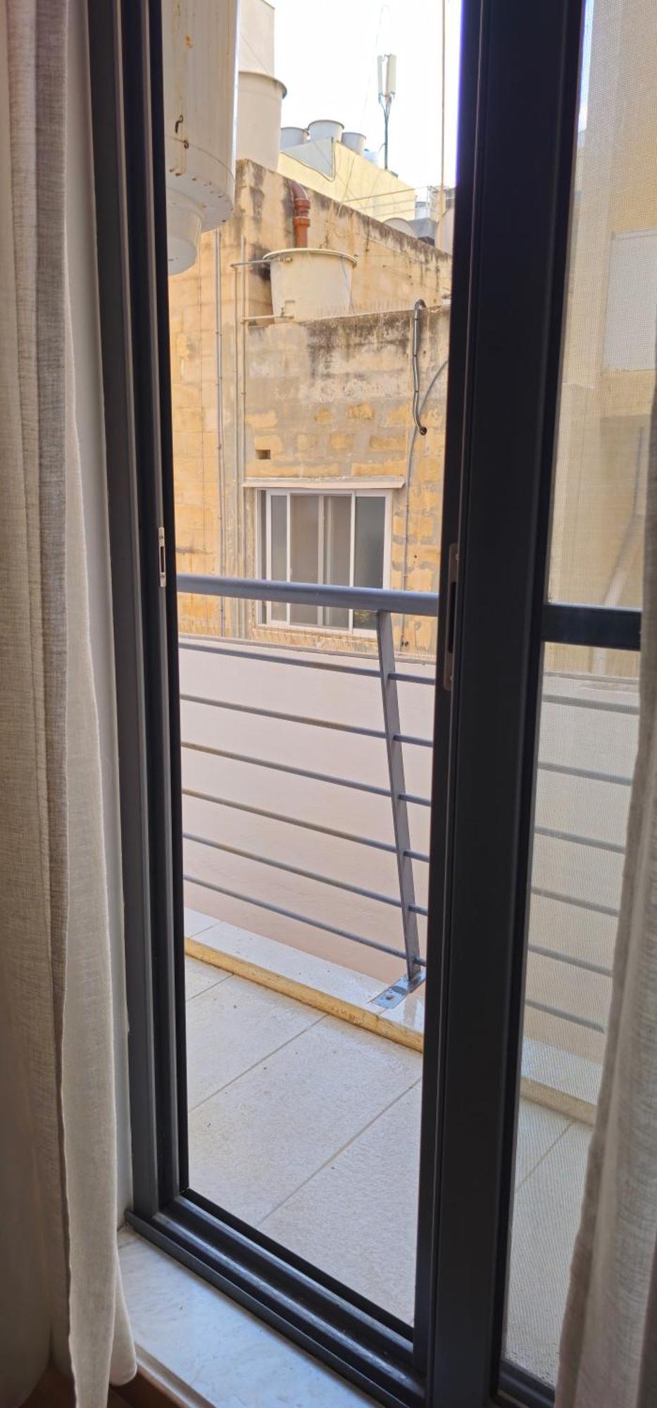 3 Floors Villa On Promenade 4 Bedrooms 3 Bathrooms Sliema Bagian luar foto
