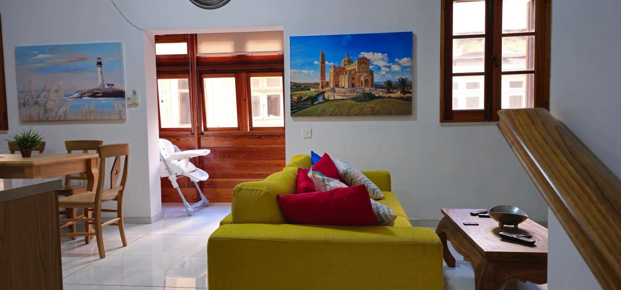 3 Floors Villa On Promenade 4 Bedrooms 3 Bathrooms Sliema Bagian luar foto