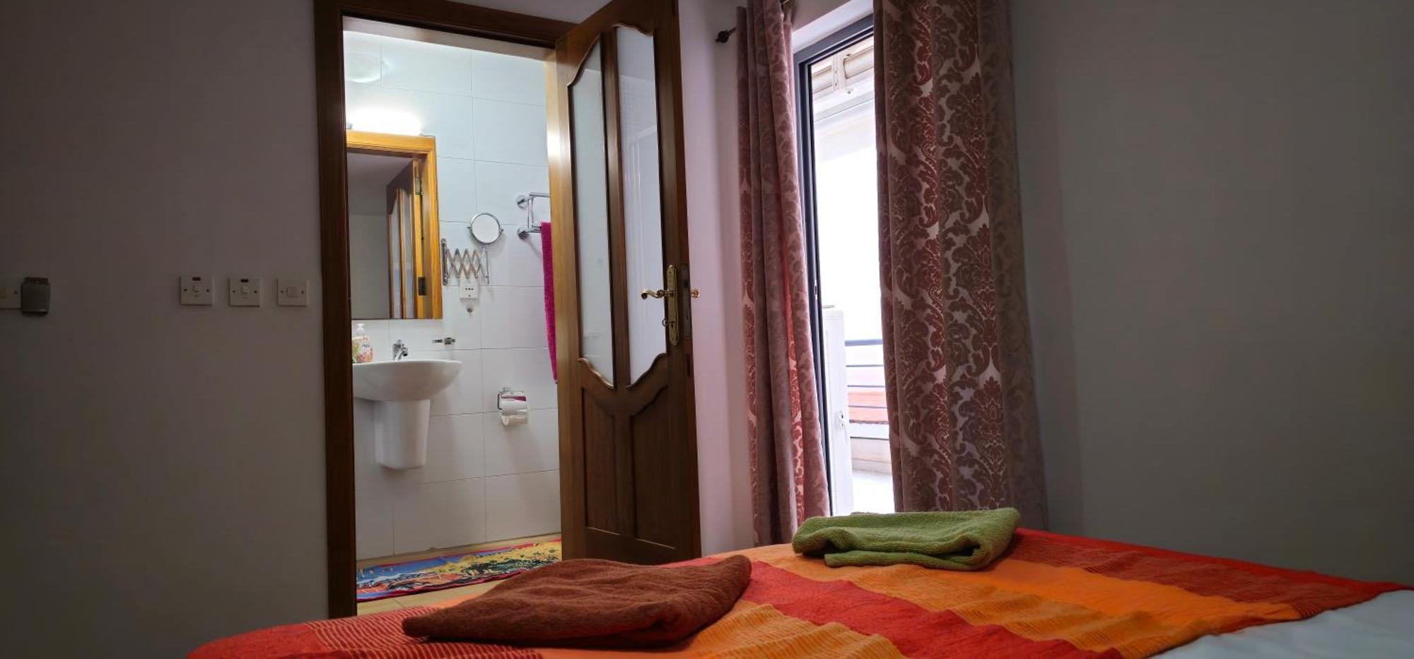 3 Floors Villa On Promenade 4 Bedrooms 3 Bathrooms Sliema Bagian luar foto