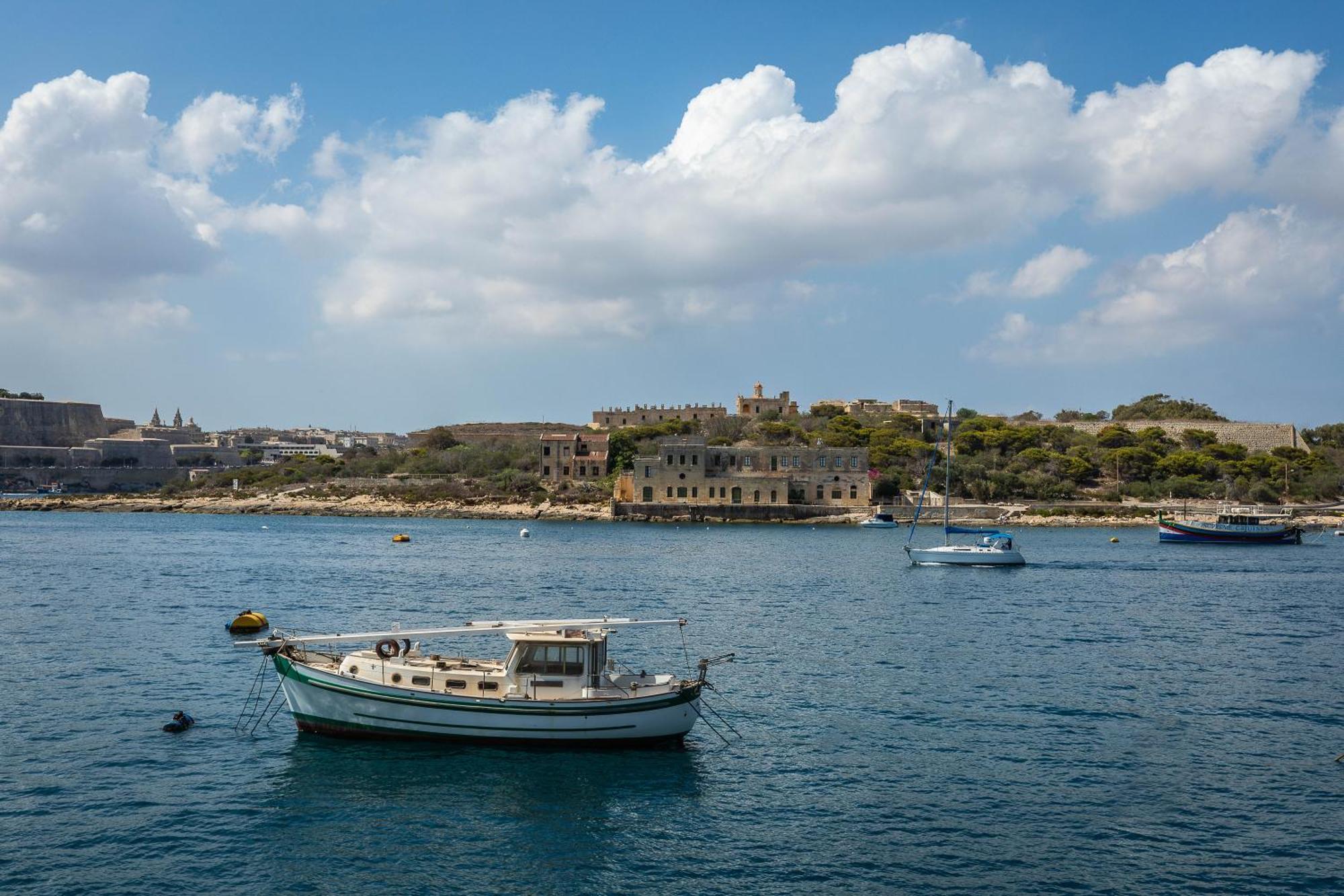 3 Floors Villa On Promenade 4 Bedrooms 3 Bathrooms Sliema Bagian luar foto