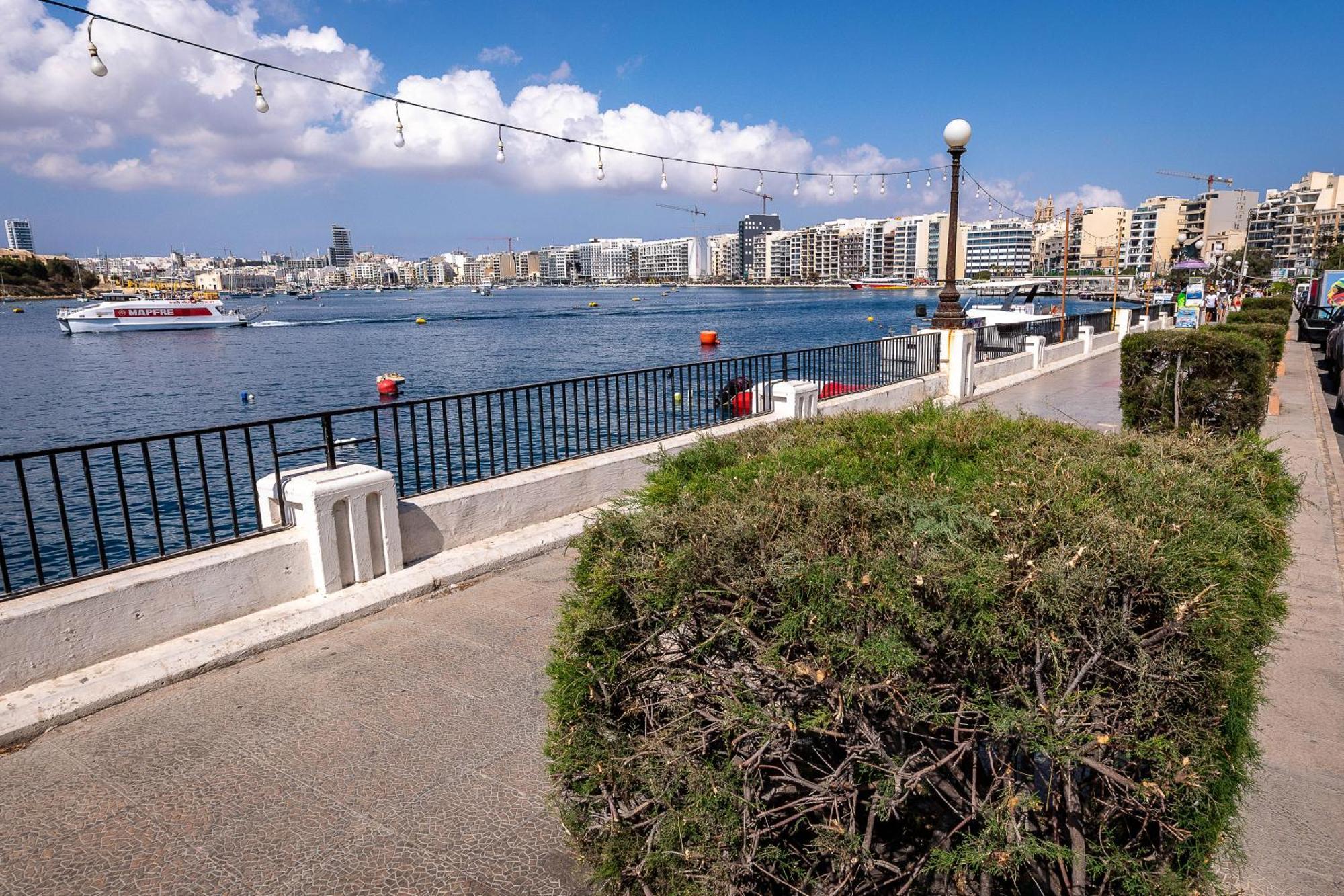 3 Floors Villa On Promenade 4 Bedrooms 3 Bathrooms Sliema Bagian luar foto