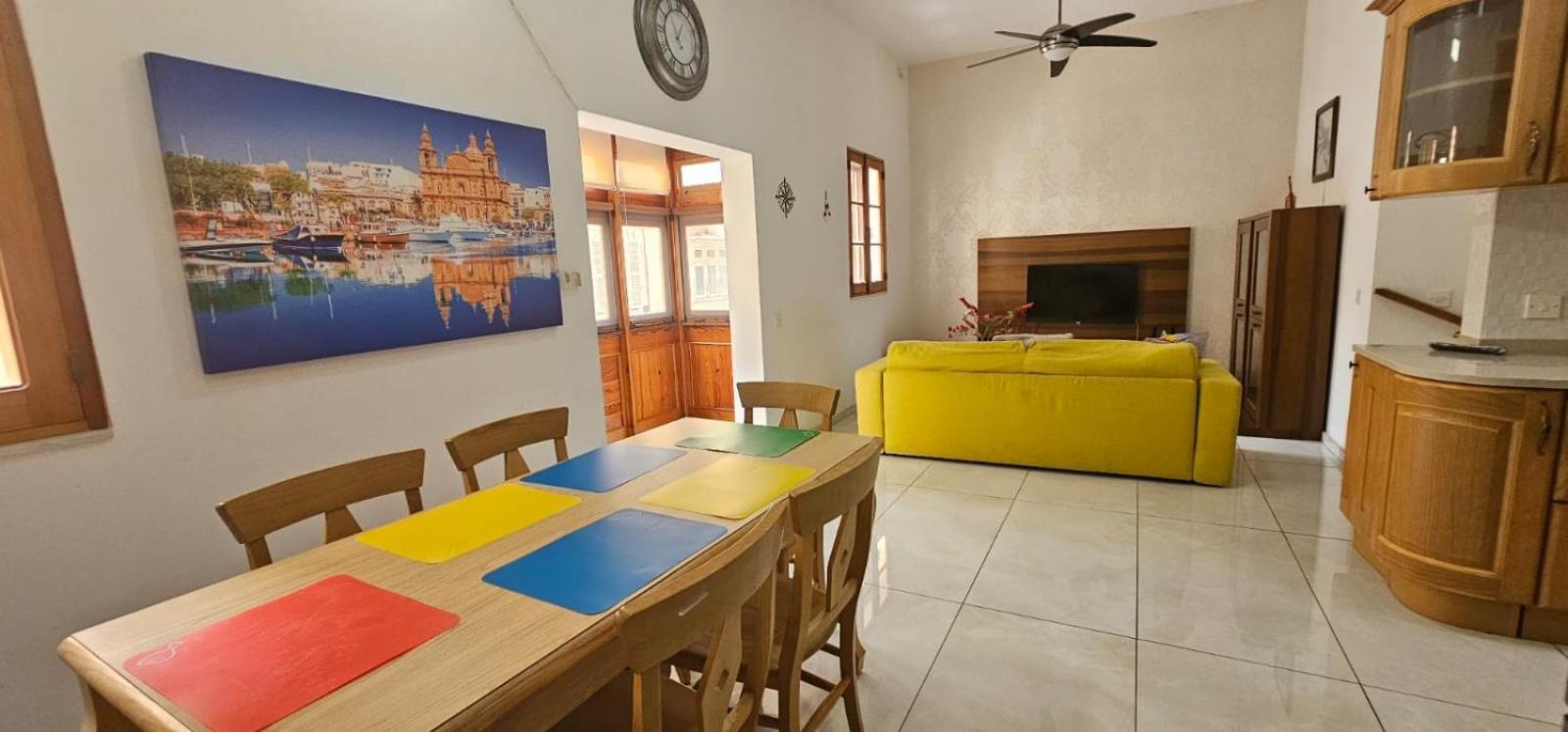 3 Floors Villa On Promenade 4 Bedrooms 3 Bathrooms Sliema Bagian luar foto