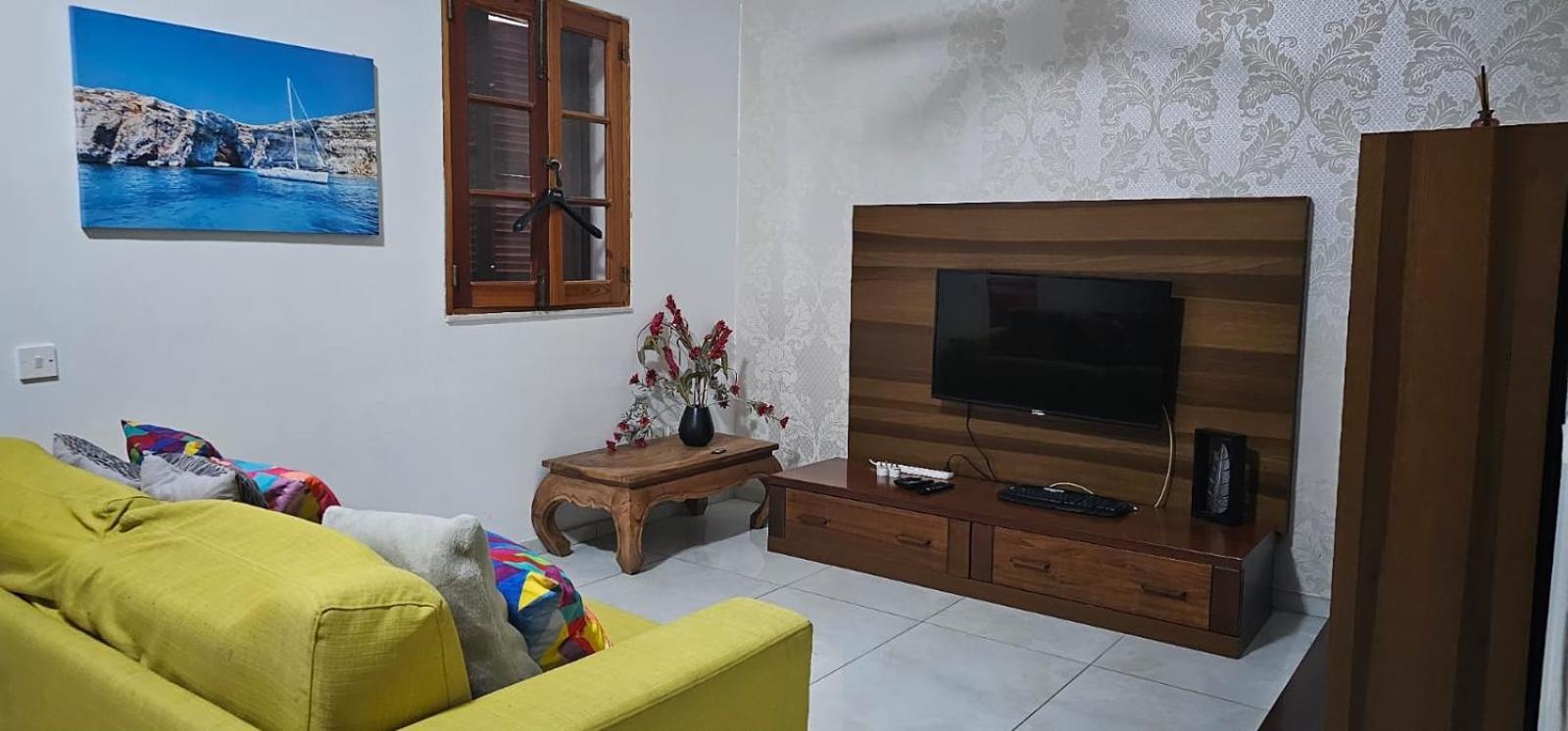 3 Floors Villa On Promenade 4 Bedrooms 3 Bathrooms Sliema Bagian luar foto