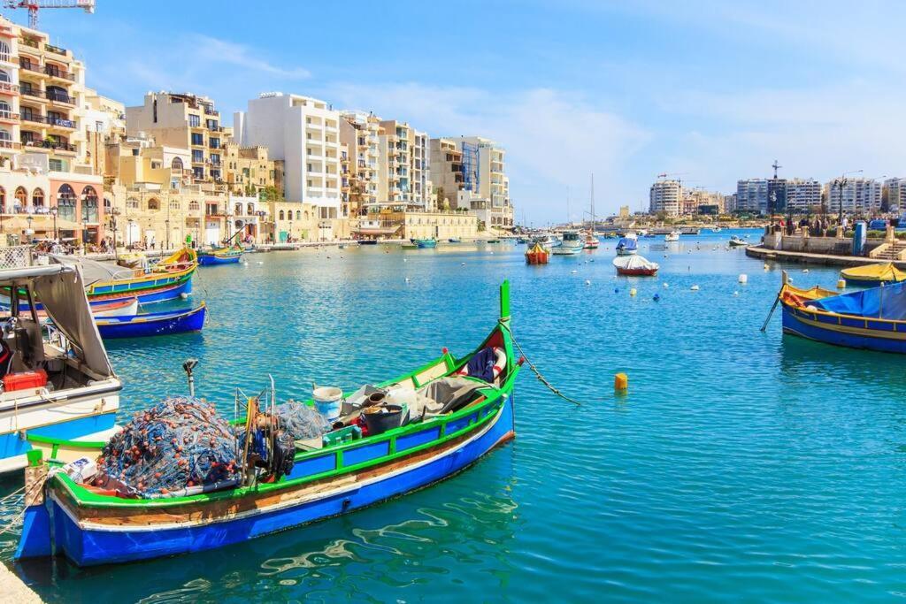 3 Floors Villa On Promenade 4 Bedrooms 3 Bathrooms Sliema Bagian luar foto